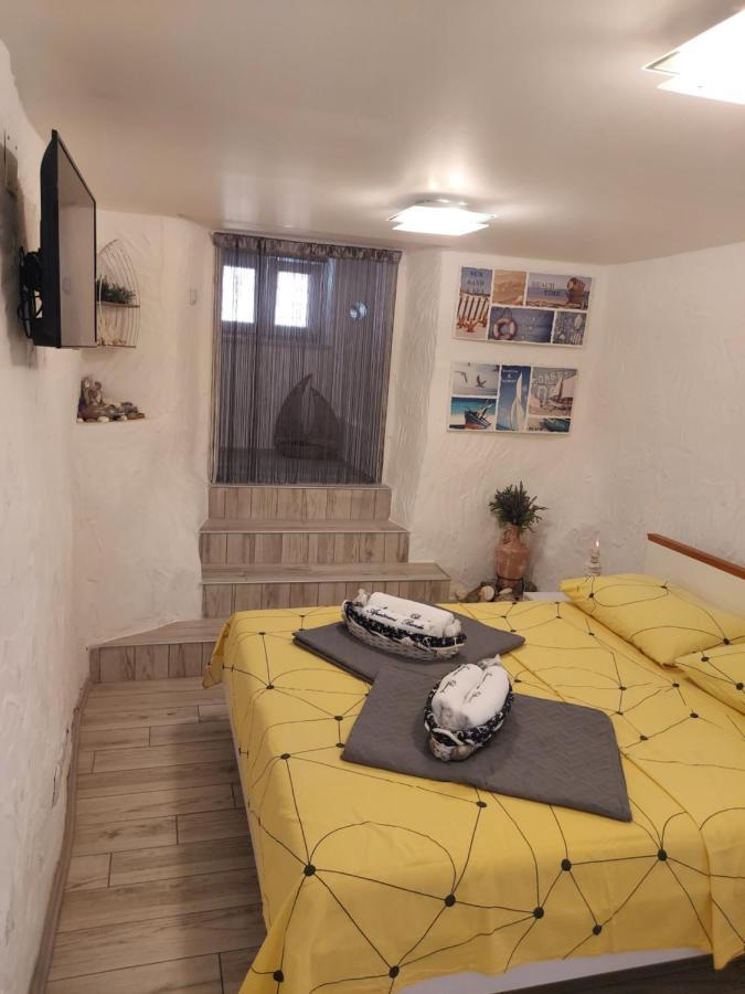 Apartmant Bionda Novi Vinodolski, Cozy And Nice Apartment For 4 People In The City Center Luaran gambar