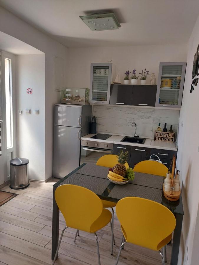 Apartmant Bionda Novi Vinodolski, Cozy And Nice Apartment For 4 People In The City Center Luaran gambar