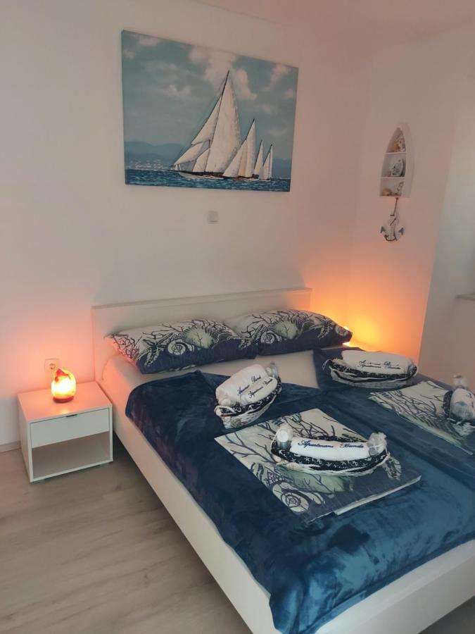 Apartmant Bionda Novi Vinodolski, Cozy And Nice Apartment For 4 People In The City Center Luaran gambar