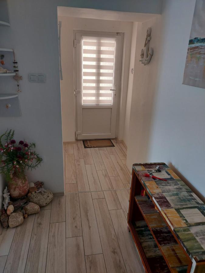 Apartmant Bionda Novi Vinodolski, Cozy And Nice Apartment For 4 People In The City Center Luaran gambar