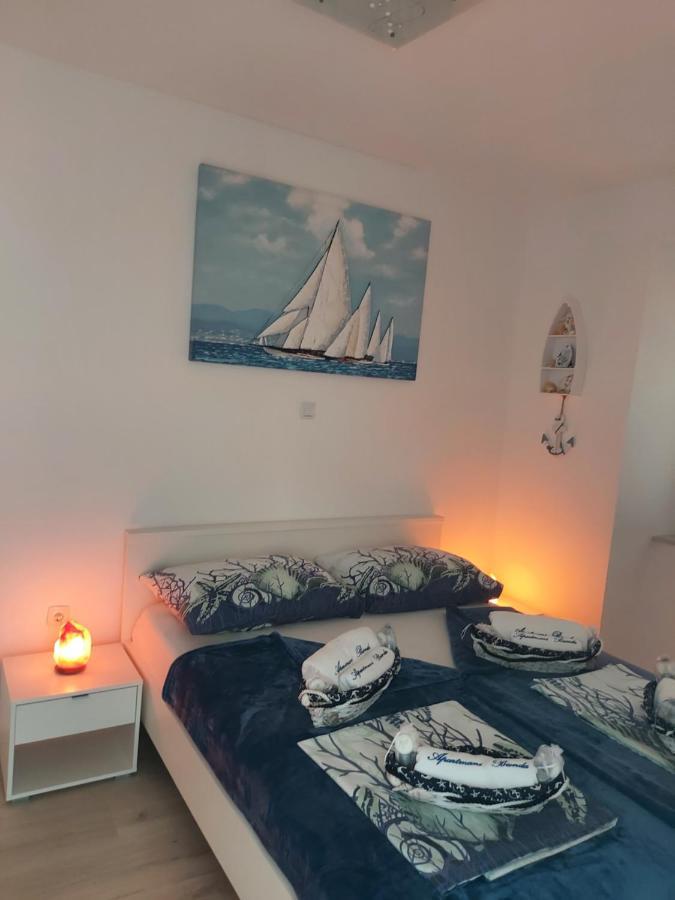 Apartmant Bionda Novi Vinodolski, Cozy And Nice Apartment For 4 People In The City Center Luaran gambar
