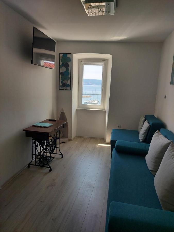 Apartmant Bionda Novi Vinodolski, Cozy And Nice Apartment For 4 People In The City Center Luaran gambar