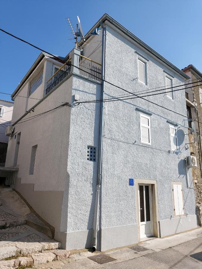 Apartmant Bionda Novi Vinodolski, Cozy And Nice Apartment For 4 People In The City Center Luaran gambar