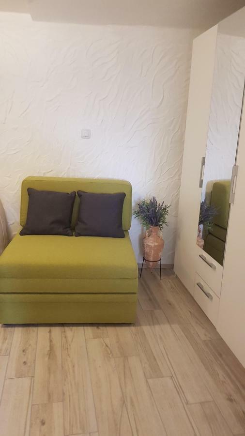 Apartmant Bionda Novi Vinodolski, Cozy And Nice Apartment For 4 People In The City Center Luaran gambar